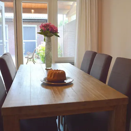 In Near Meinweg Park, Cleaning Included Apartment Posterholt