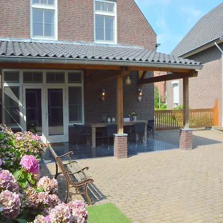 Apartment In Near Meinweg Park, Cleaning Included