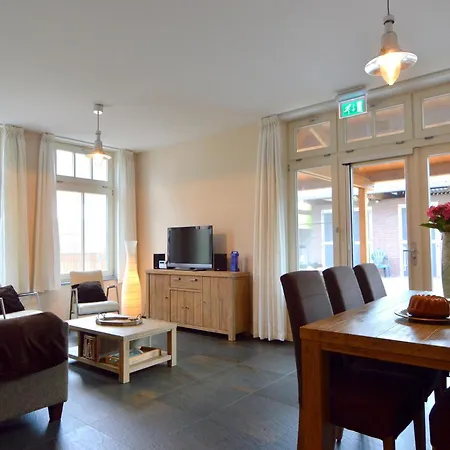 Apartment In Near Meinweg Park, Cleaning Included Posterholt